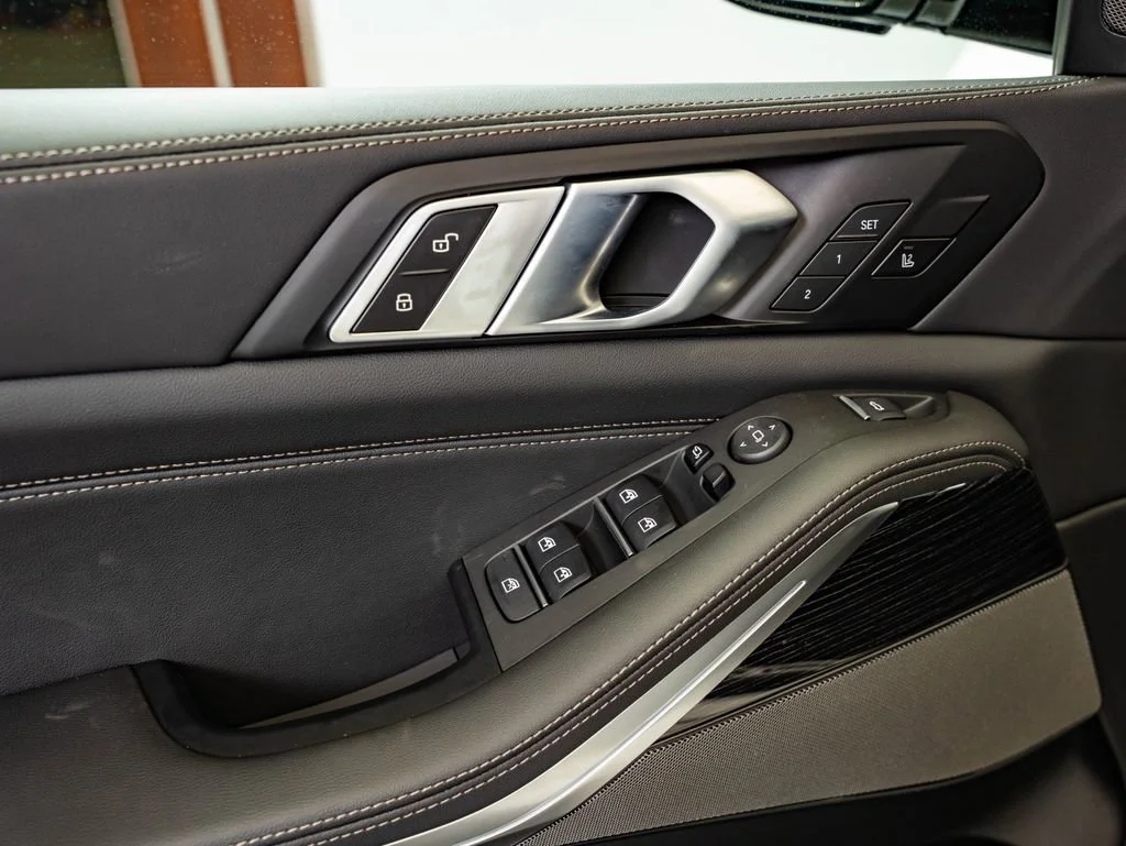 New 2026 Alpine White BMW xDrive40i image 25