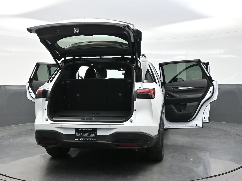New 2027 2T RAD WHT INFINITI Sport AWD image 50
