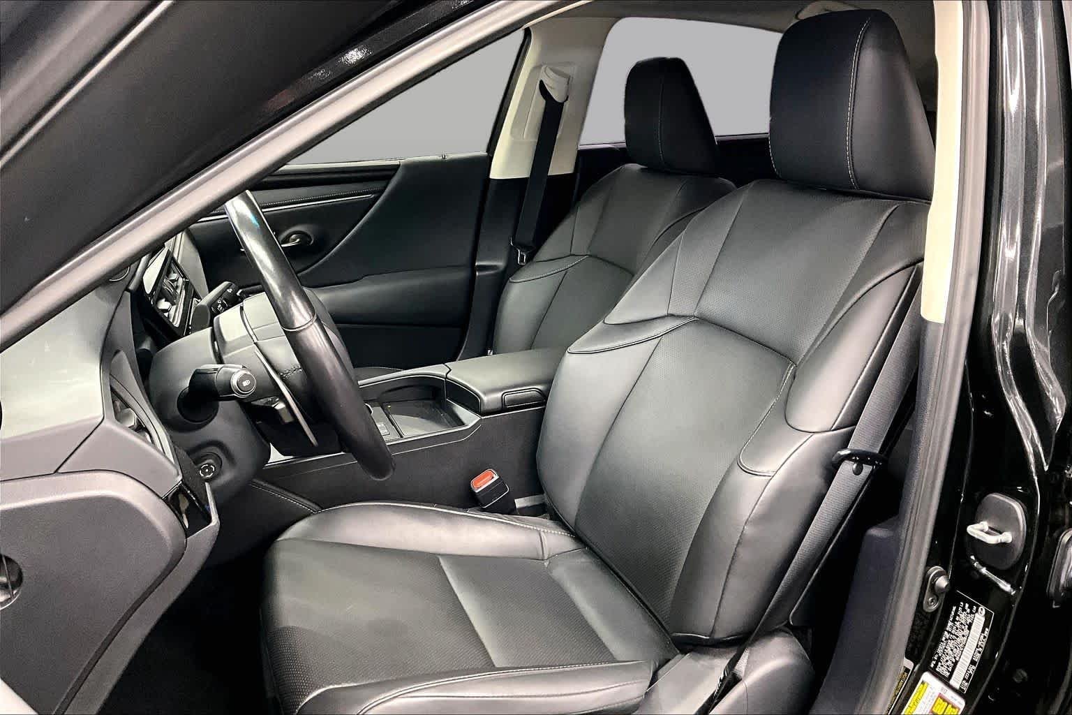 Certified Used 2025 Caviar Lexus  image 8