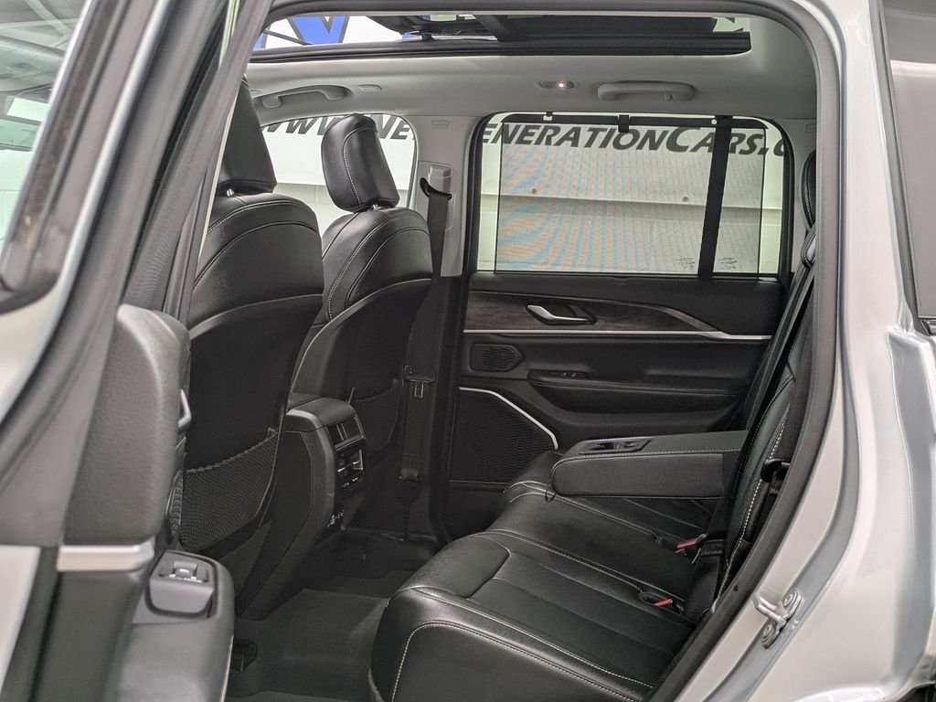 Used 2023 Silver Jeep 4xe image 17