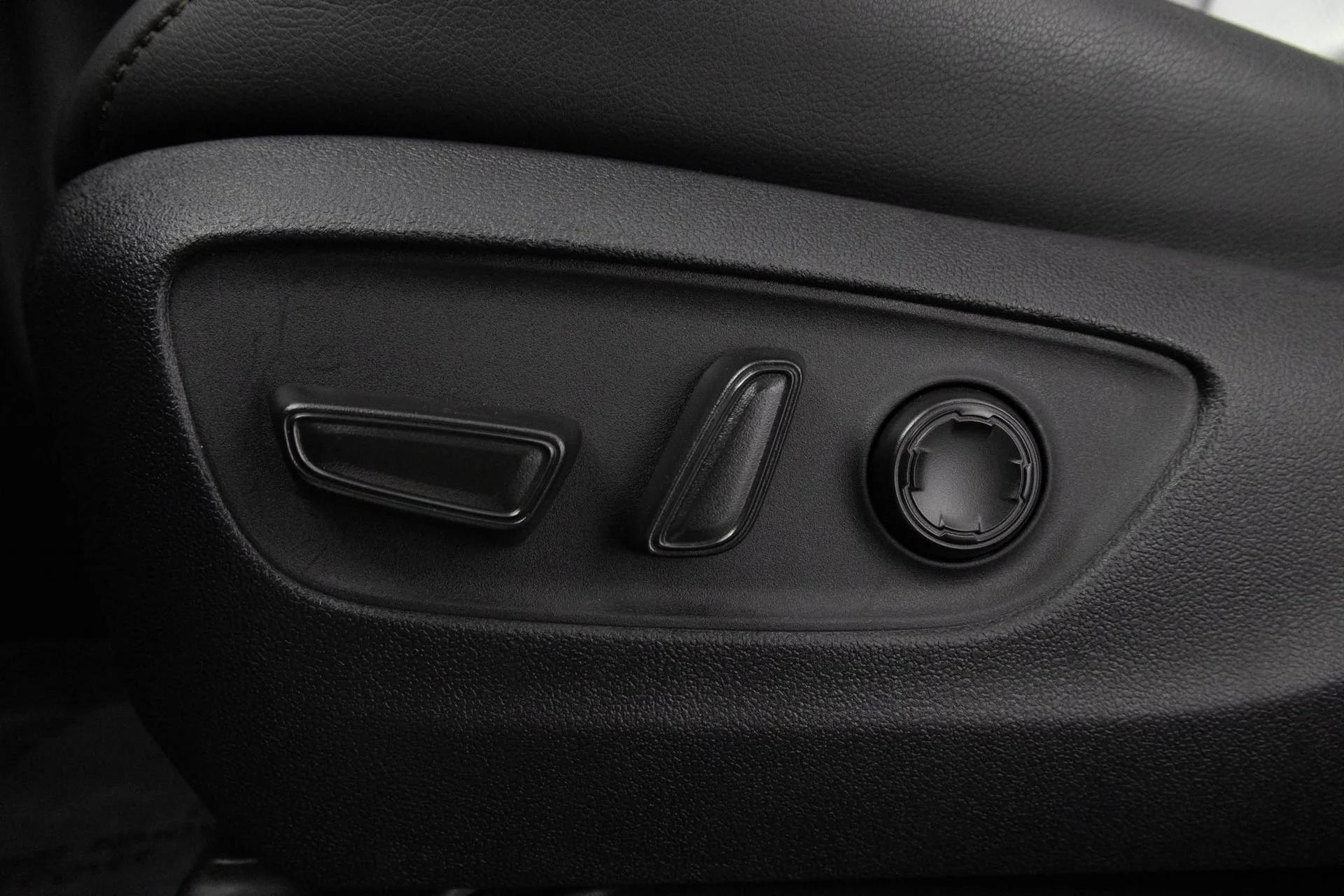 Used 2025 Blue Toyota Platinum image 8