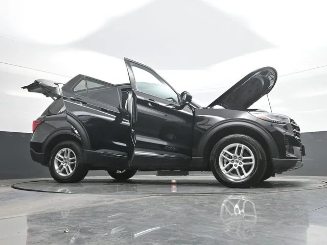 Used 2025 Black Ford Active image 31