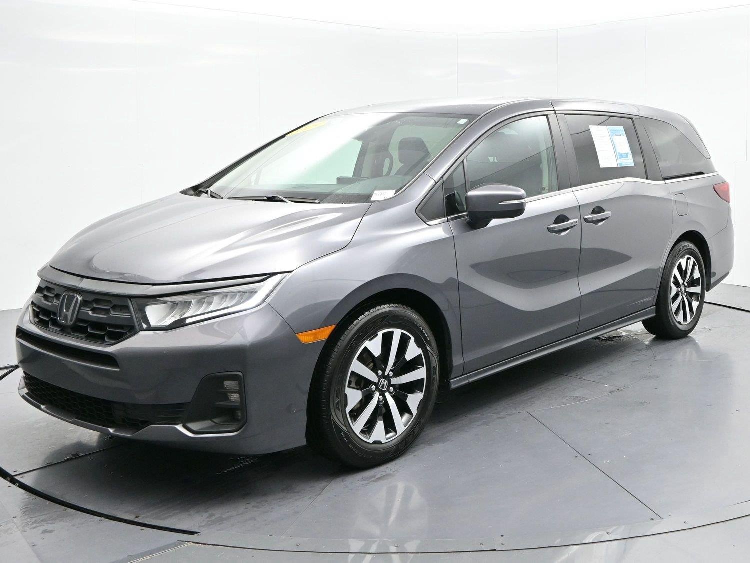 Used 2025  Honda EX-L image 3