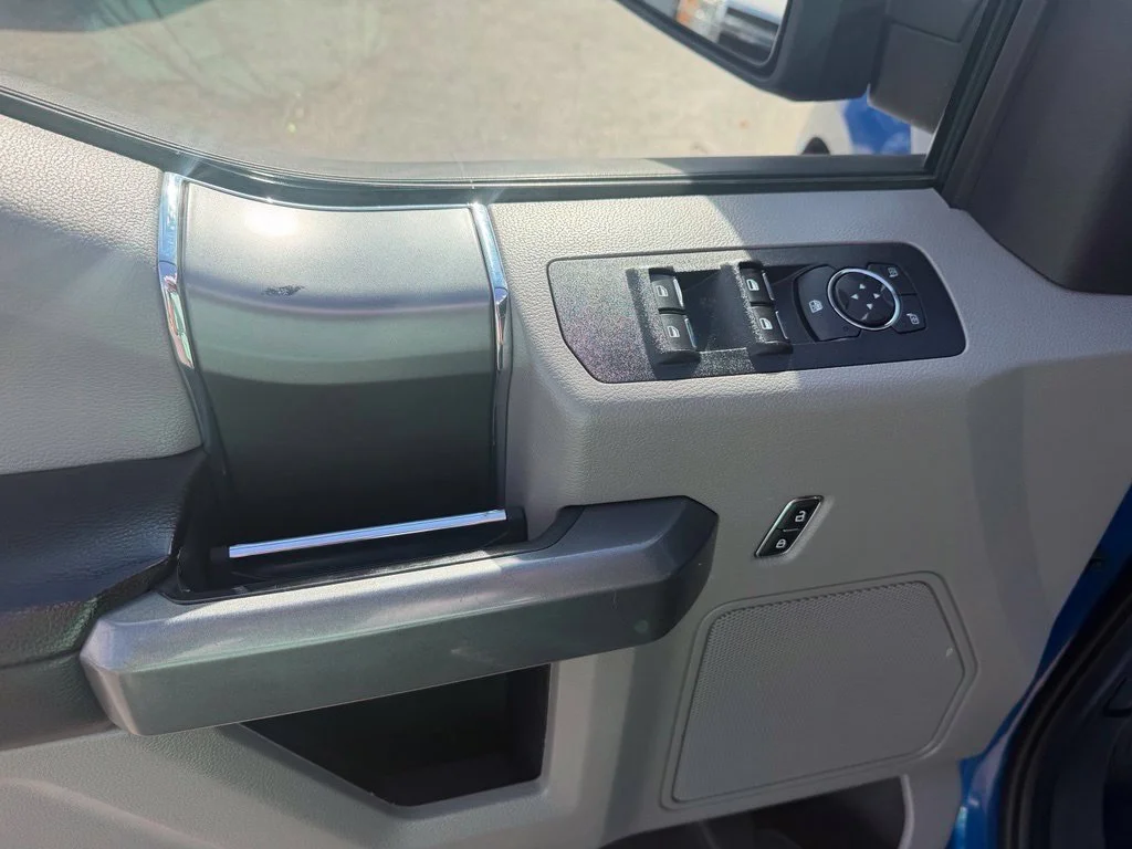 Used 2018 Blue Ford XL image 10