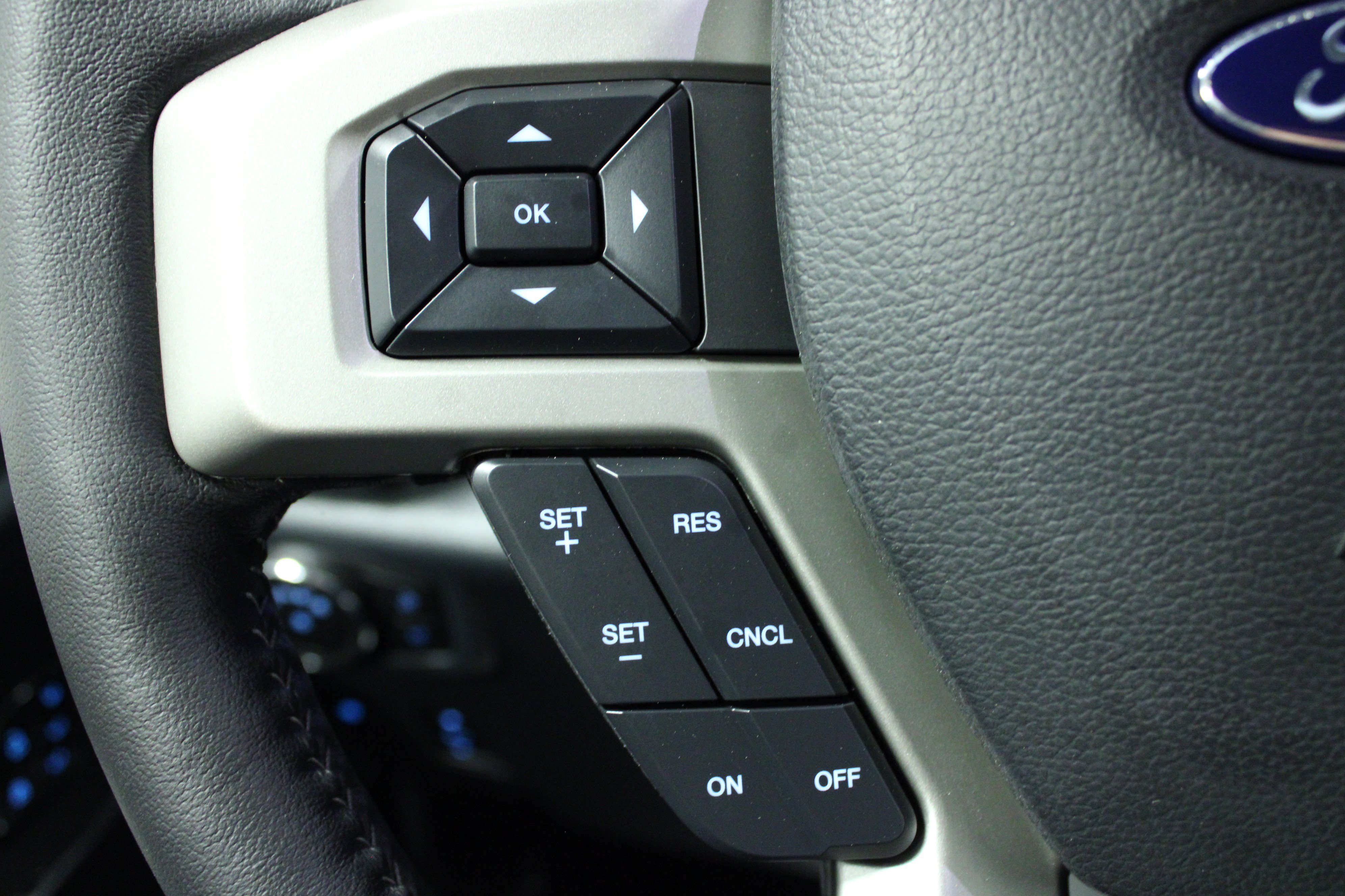 Used 2022 White Metallic Ford Lariat image 20