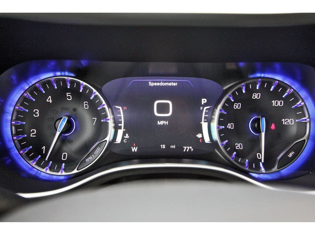 New 2027 Diamond Black Crystal Pearl-Coat Exterior Paint Chrysler Select image 13