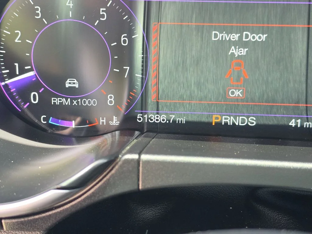 Used 2020  Ford GT Premium image 31