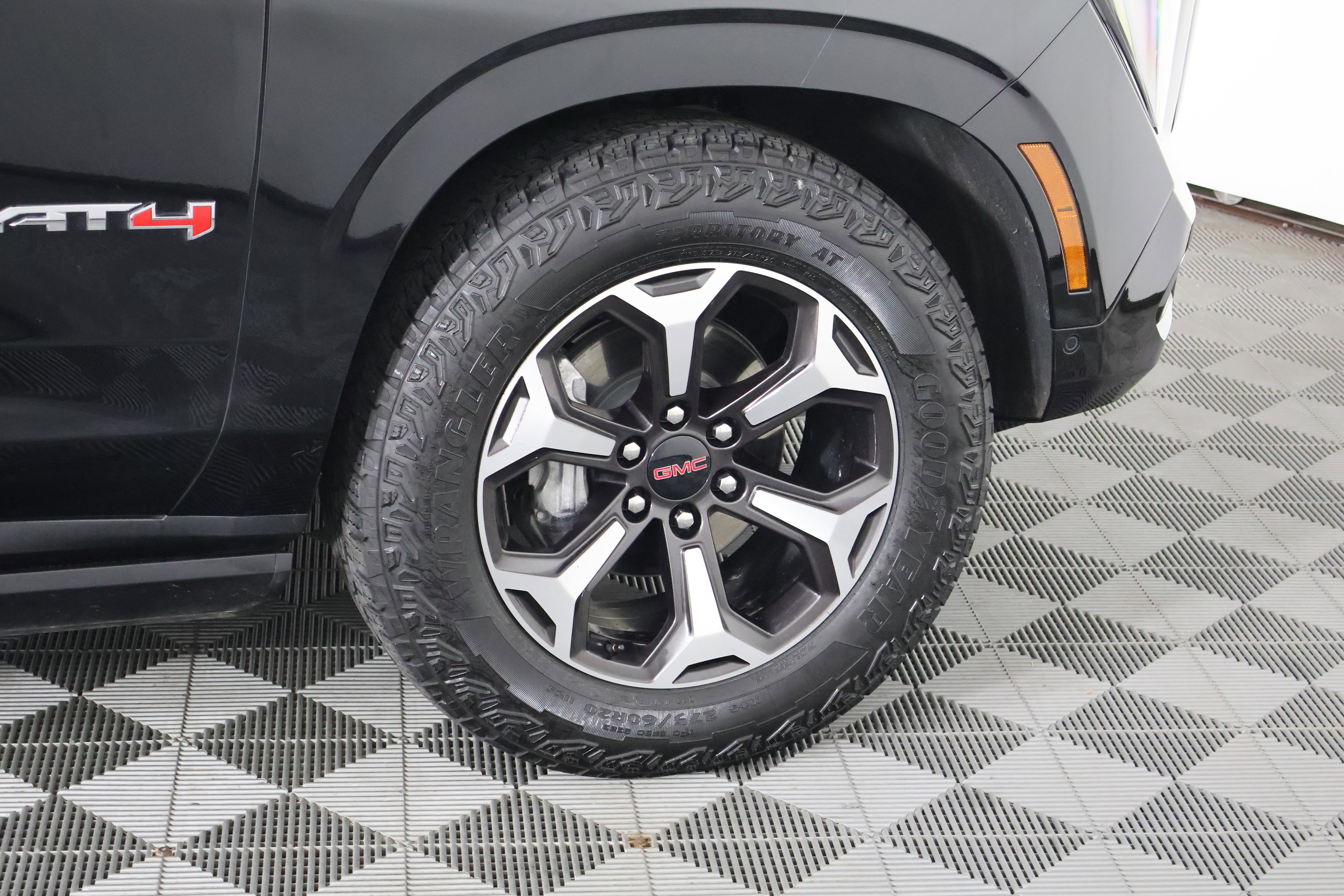 2025 GMC Yukon AT4 Ultimate - Photo 61