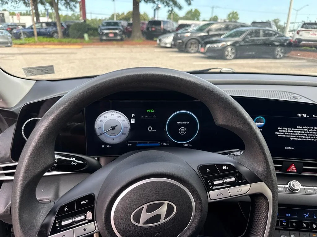 Used 2024 Gray Hyundai SEL image 14