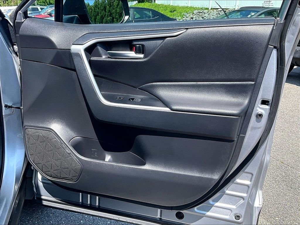 Used 2025 Silver Toyota XLE image 12