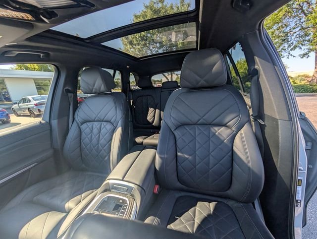 2025 BMW X5 M60i - Photo 13