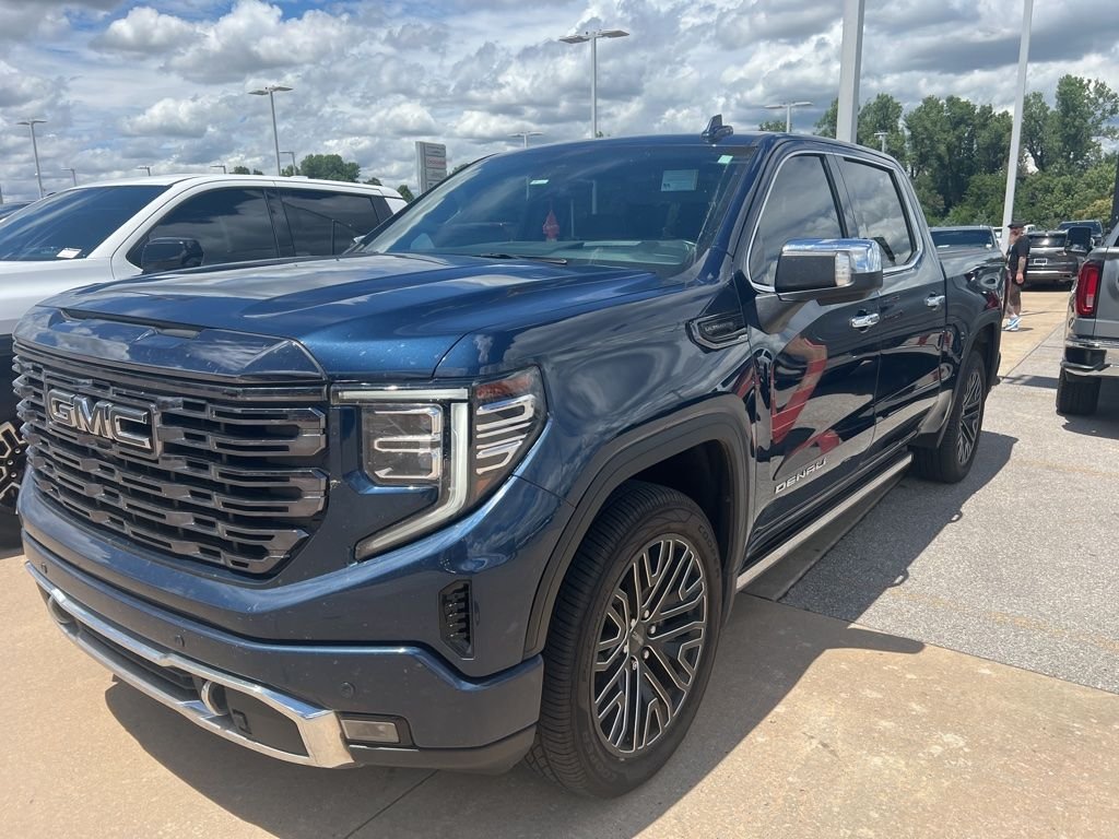 2022 GMC Sierra 4WD Crew Cab Short Box Denali Ultimate's photo