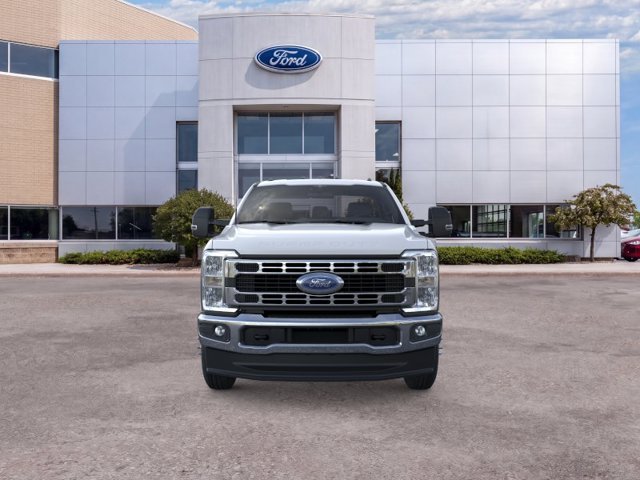 New 2026 Oxford White Ford XLT image 6