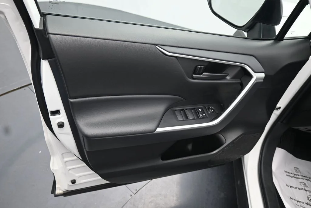 Used 2024 White Toyota LE image 17