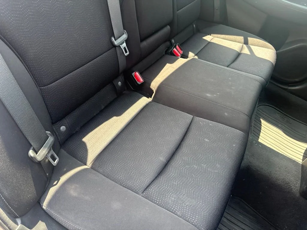 Used 2015 Silver Subaru 2.5i Premium image 31