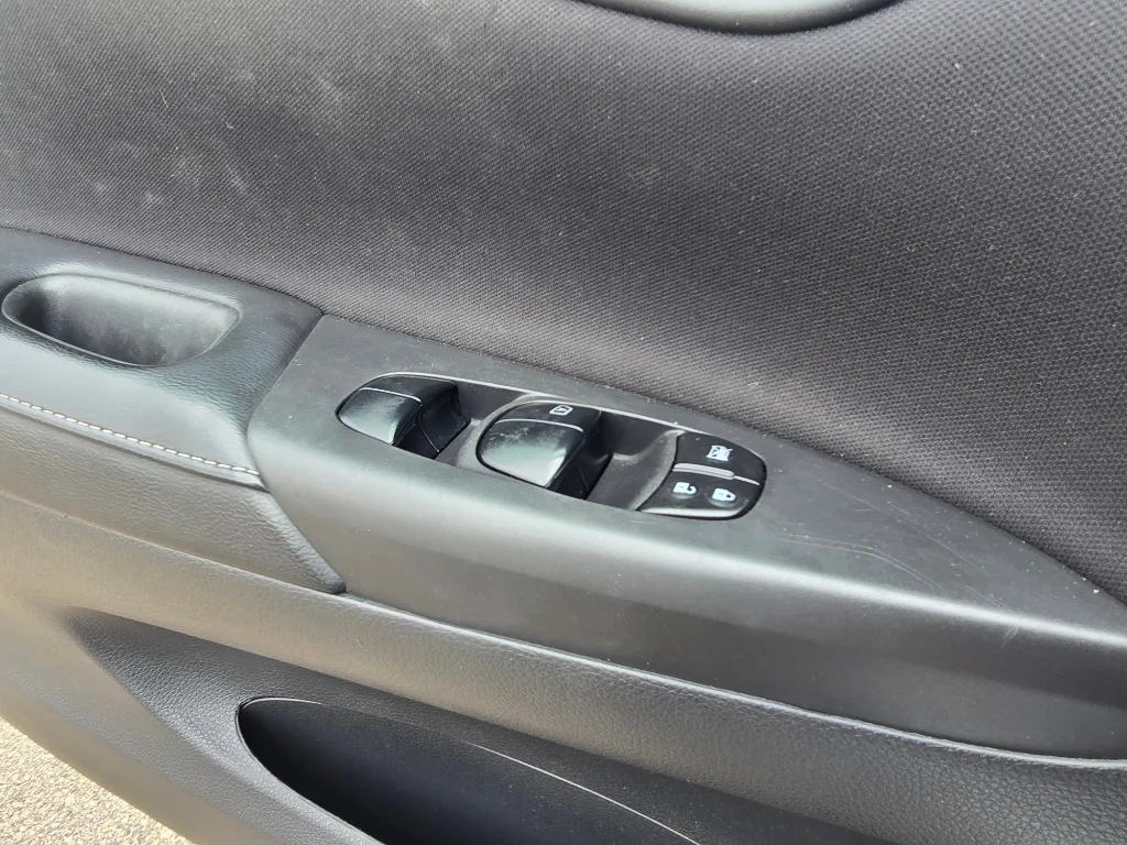Used 2018 Fresh Powder Nissan S image 17