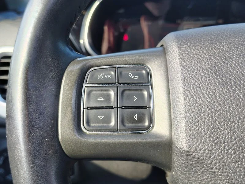 Used 2013 Black Dodge Limited image 25