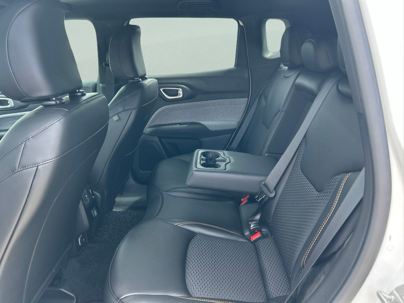 New 2026 Bright White Clearcoat Jeep  image 12