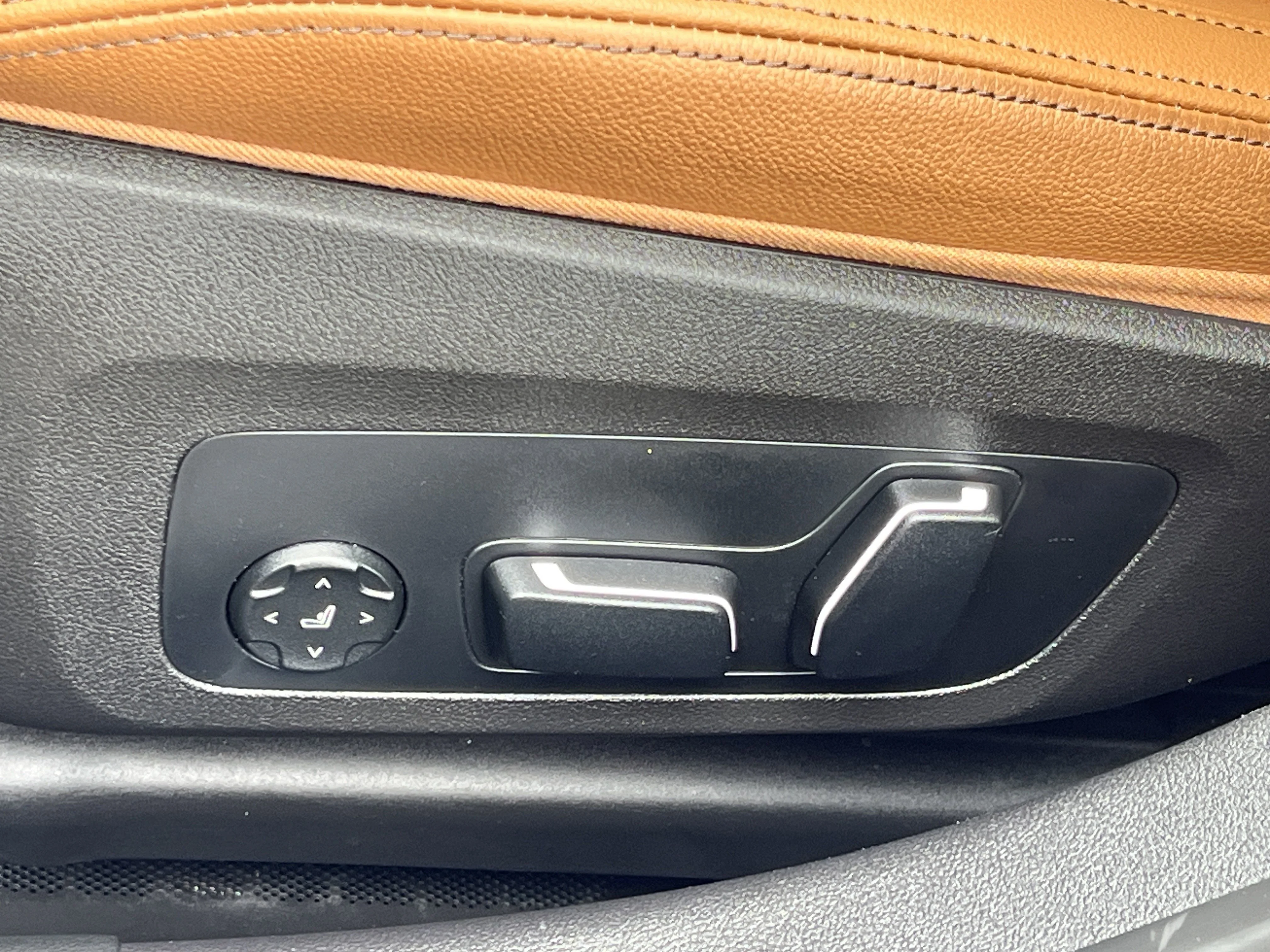 2025 BMW 3 Series 330i - Photo 19