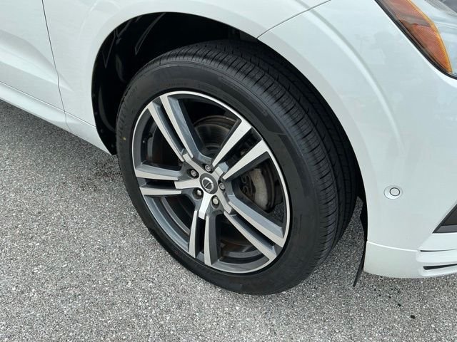 Used 2019 White Volvo T5 Momentum image 60