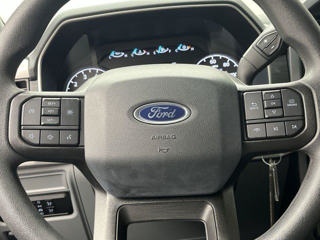 Used 2023 Hot Pepper Red Tinted Clearcoat Ford XLT image 15