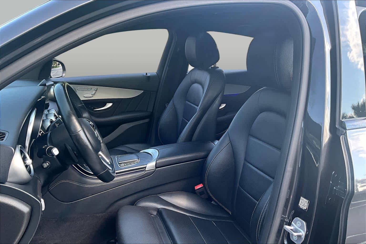 Used 2020 Graphite Grey Metallic Mercedes-Benz GLC 300 image 8