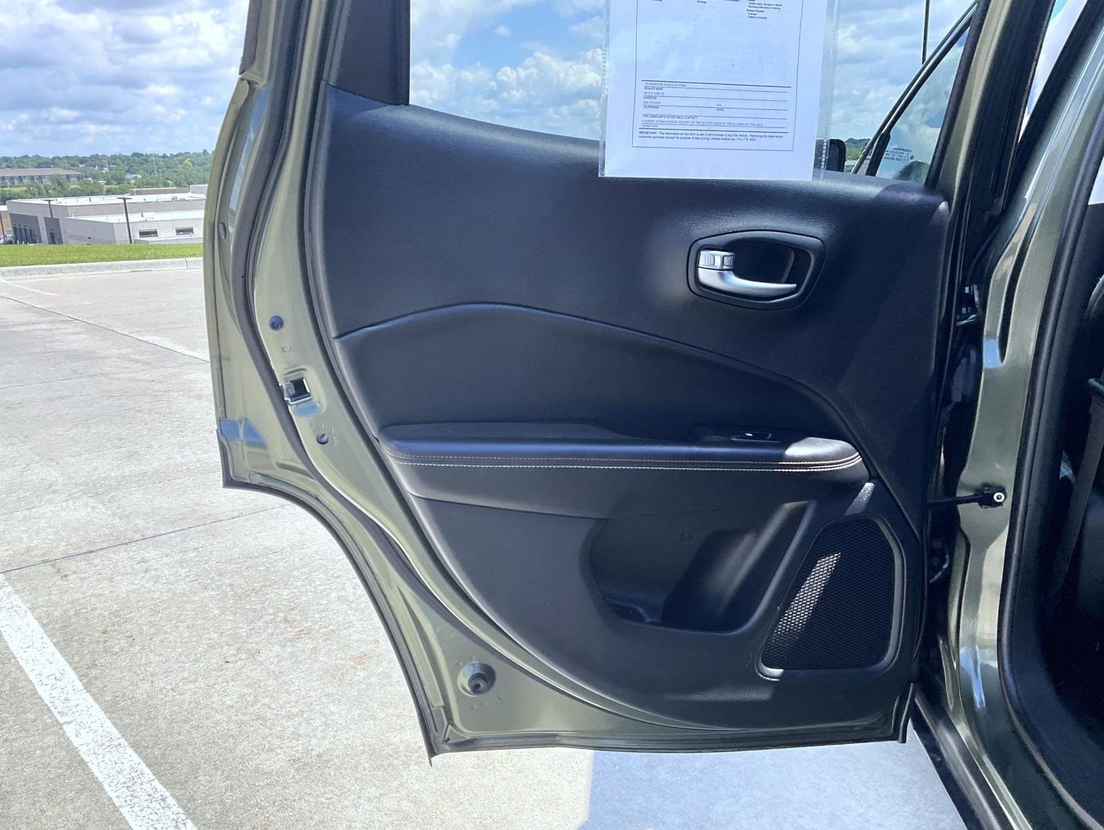 Used 2018 Green Jeep Latitude image 18