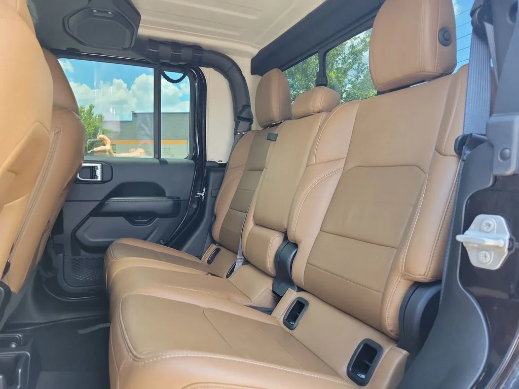 Used 2021 Black Clearcoat Jeep Overland image 9