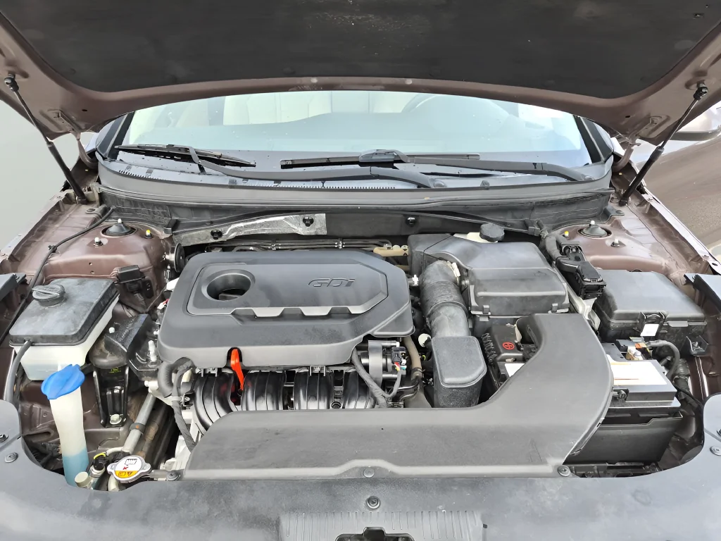Used 2015 Brown Hyundai SE image 15
