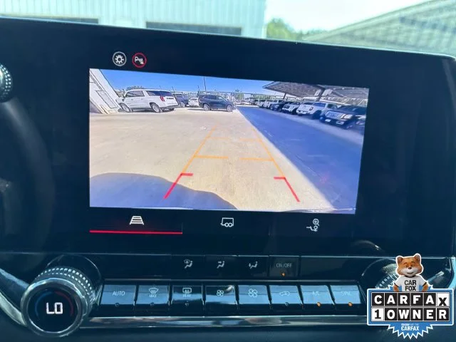 Used 2025 White GMC Elevation image 9