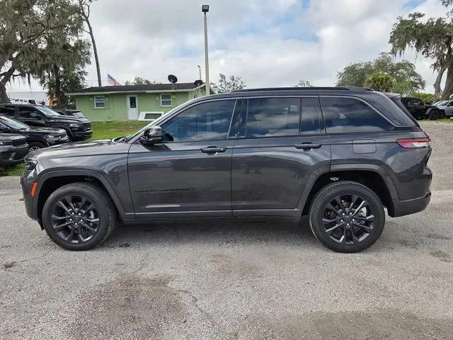 New 2026 Baltic Gray Metallic Clear-Coat Exterior Paint Jeep Limited image 31
