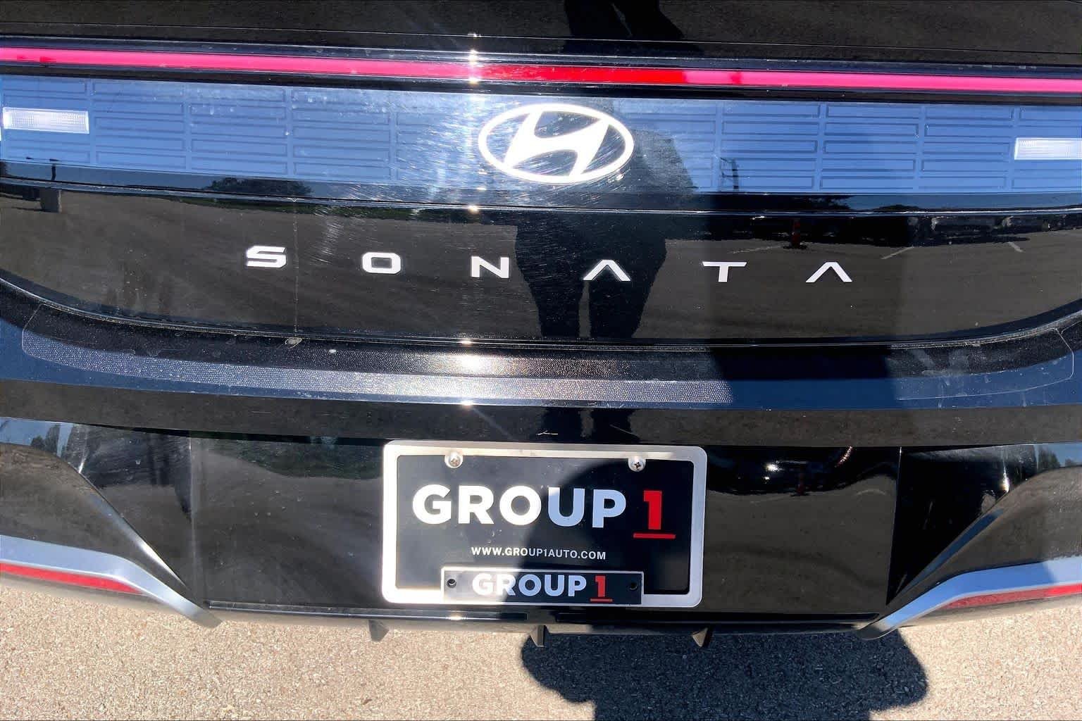 Used 2024 Onyx Black Hyundai SEL image 29