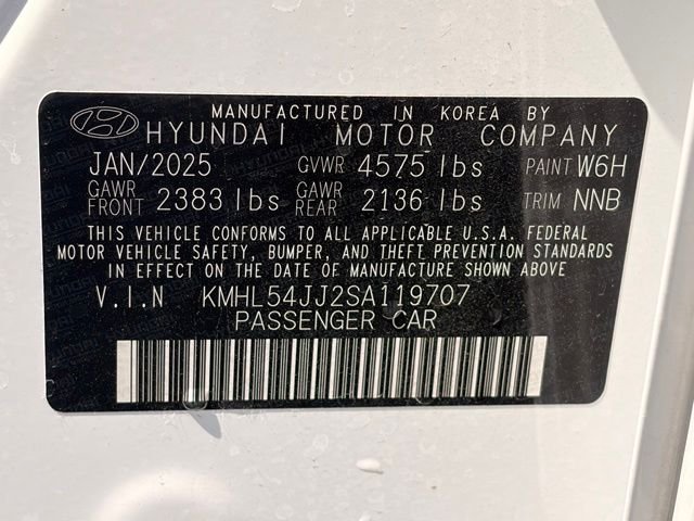 Used 2025 White Hyundai Limited image 22