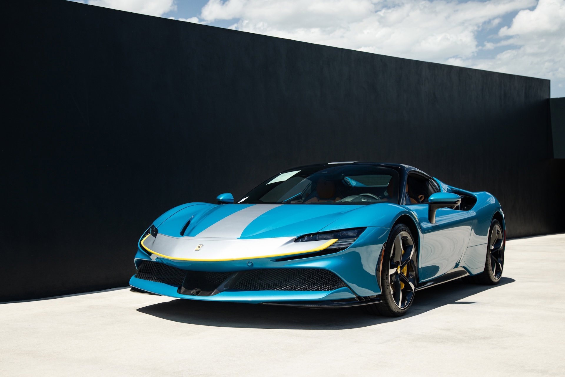 Used 2024 Blue Ferrari  image 10