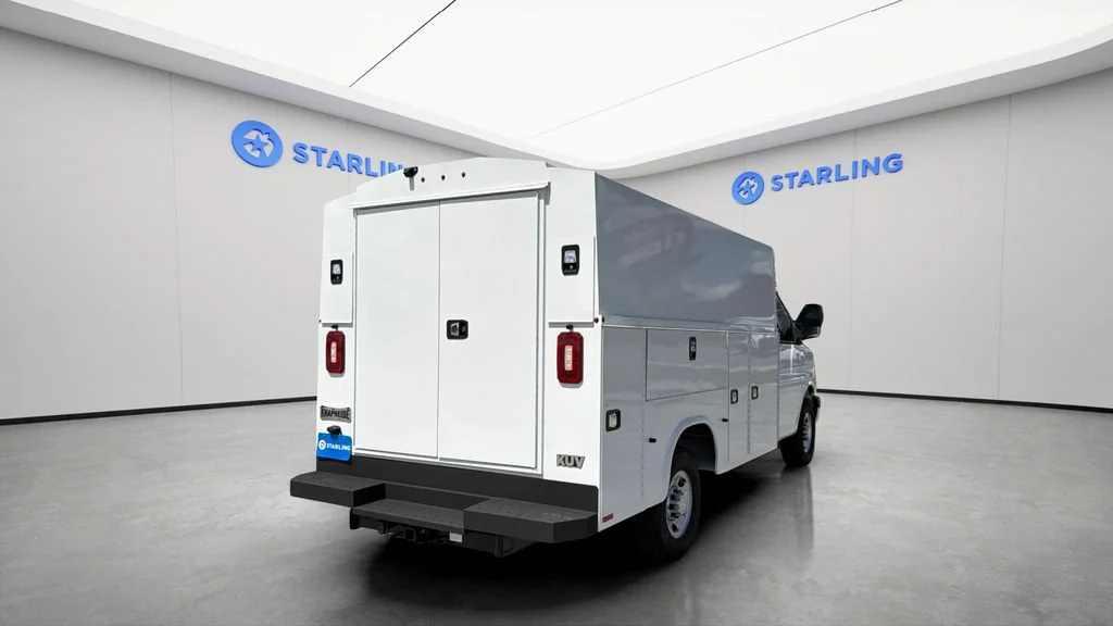 New 2026 Summit White Chevrolet 1WT image 8