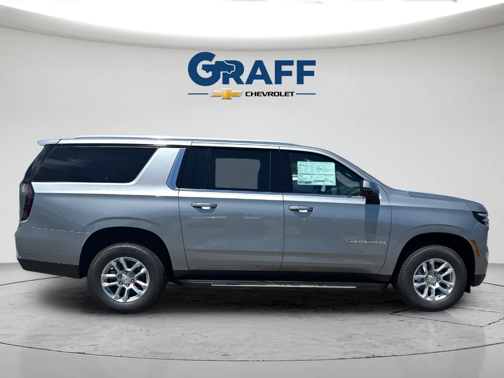 2026 Chevrolet Suburban LT - Photo 9