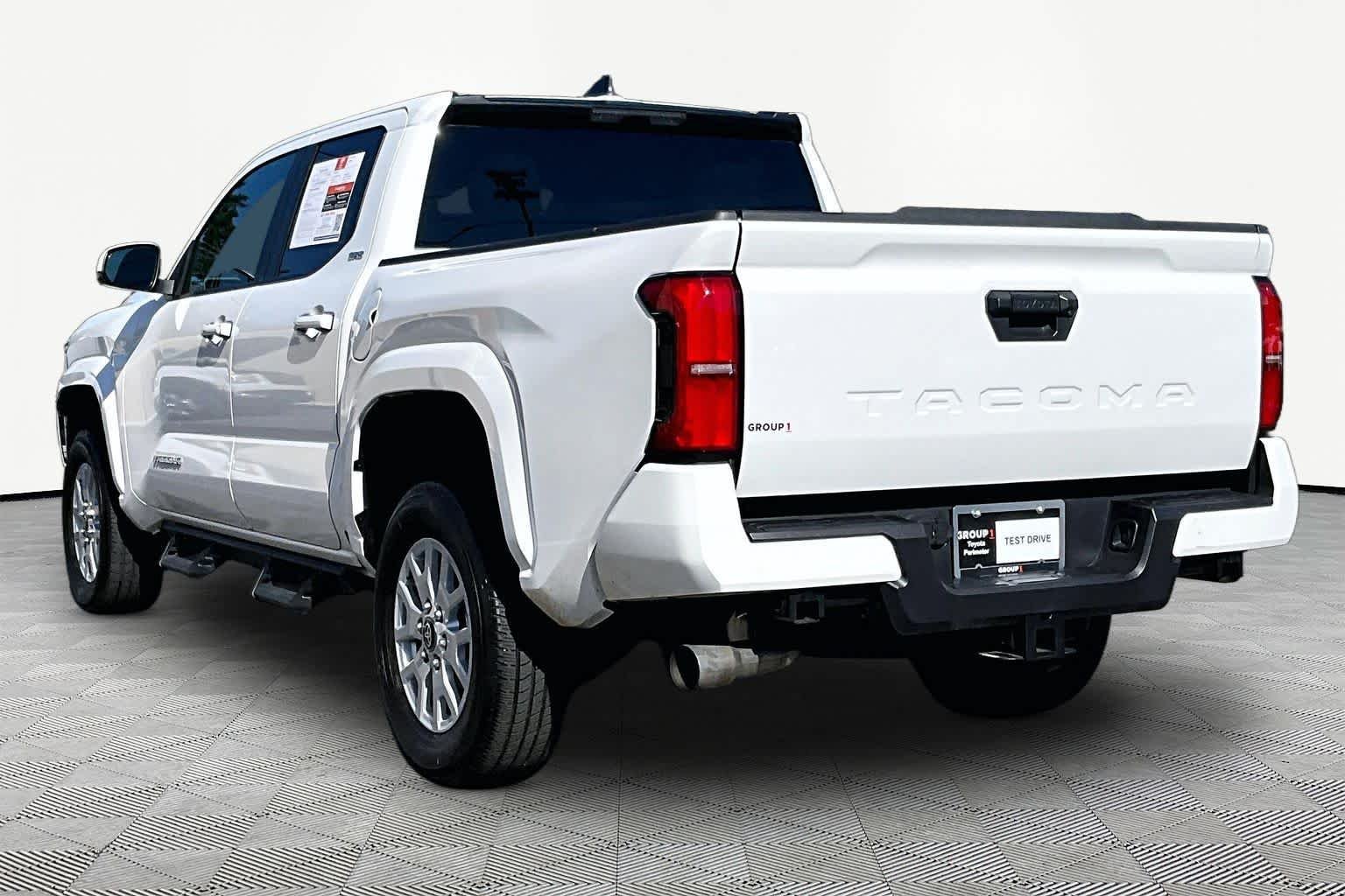 Used 2025 Ice Cap Toyota SR5 image 12