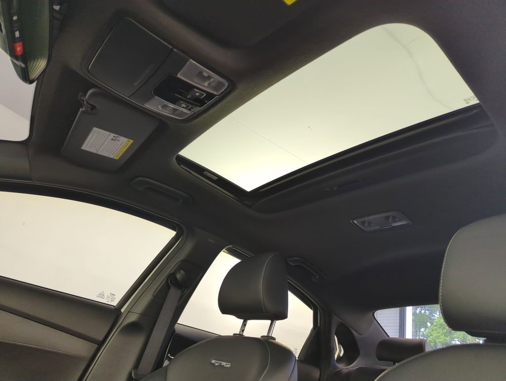 Used 2023 White Kia GT-Line image 28