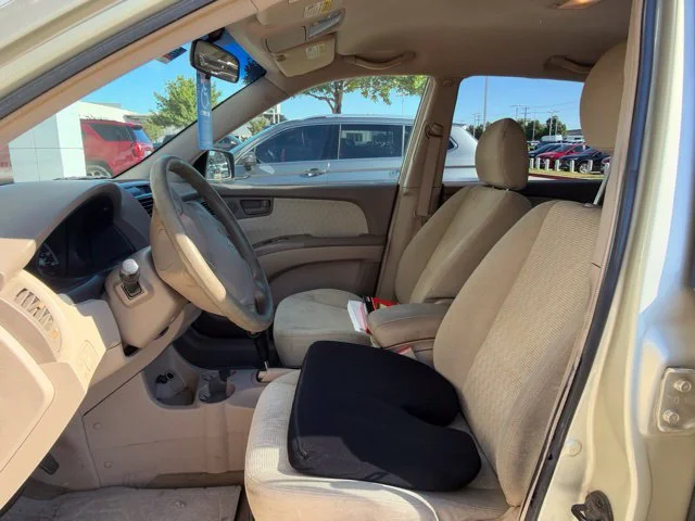 Used 2007 Tan Kia LX image 13
