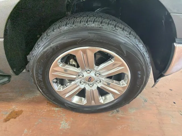 Used 2019 Gray Ford XLT image 10