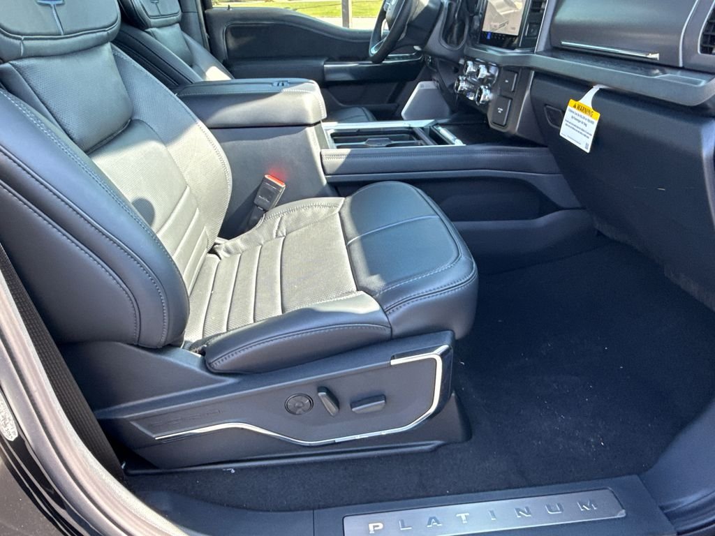 2025 Ford F-250 Super Duty Platinum - Photo 13