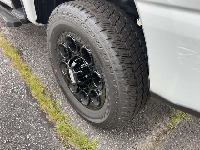 New 2026 Avalanche Ford F-350® XLT image 4