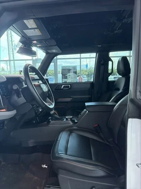 Used 2023 Oxford White Ford Base image 6