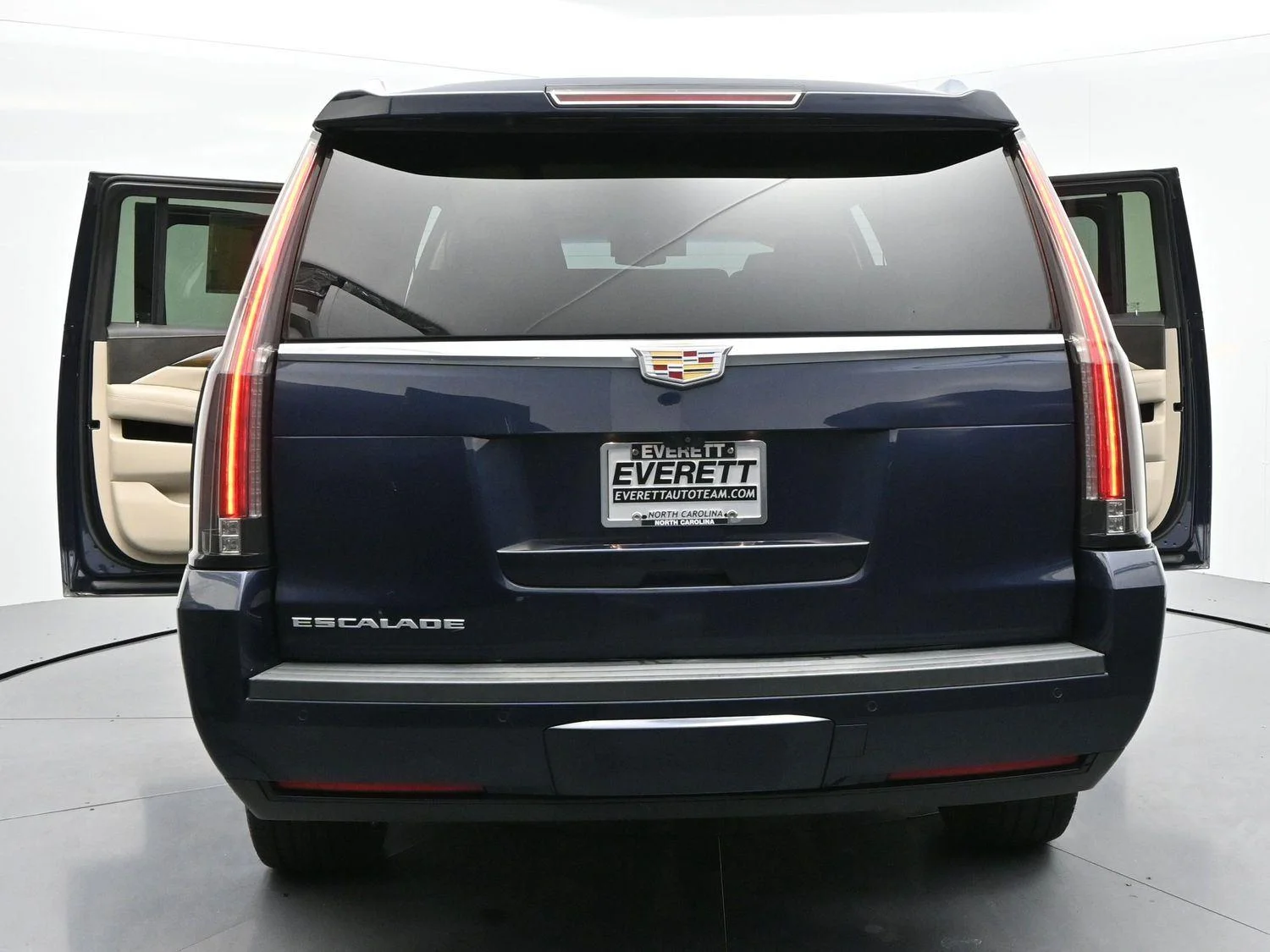 Used 2019 DARK ADRIATIC BLUE METALLIC Cadillac Premium Luxury image 46