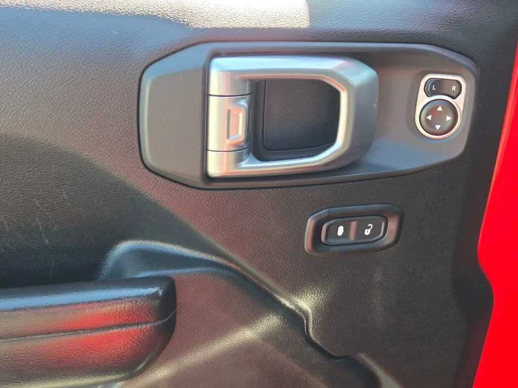 Used 2020 Firecracker Red C Jeep Rubicon image 16