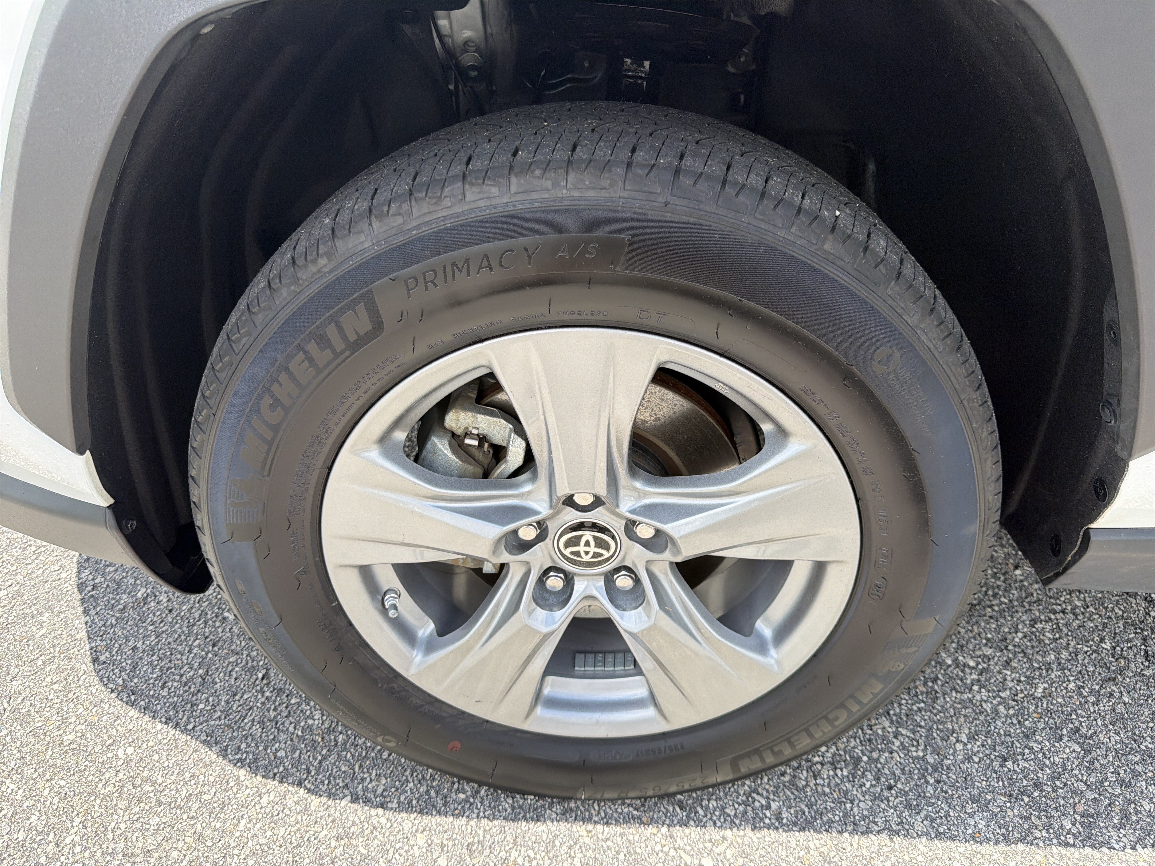 Certified Used 2023 Wind Chill Pearl Toyota LE image 21