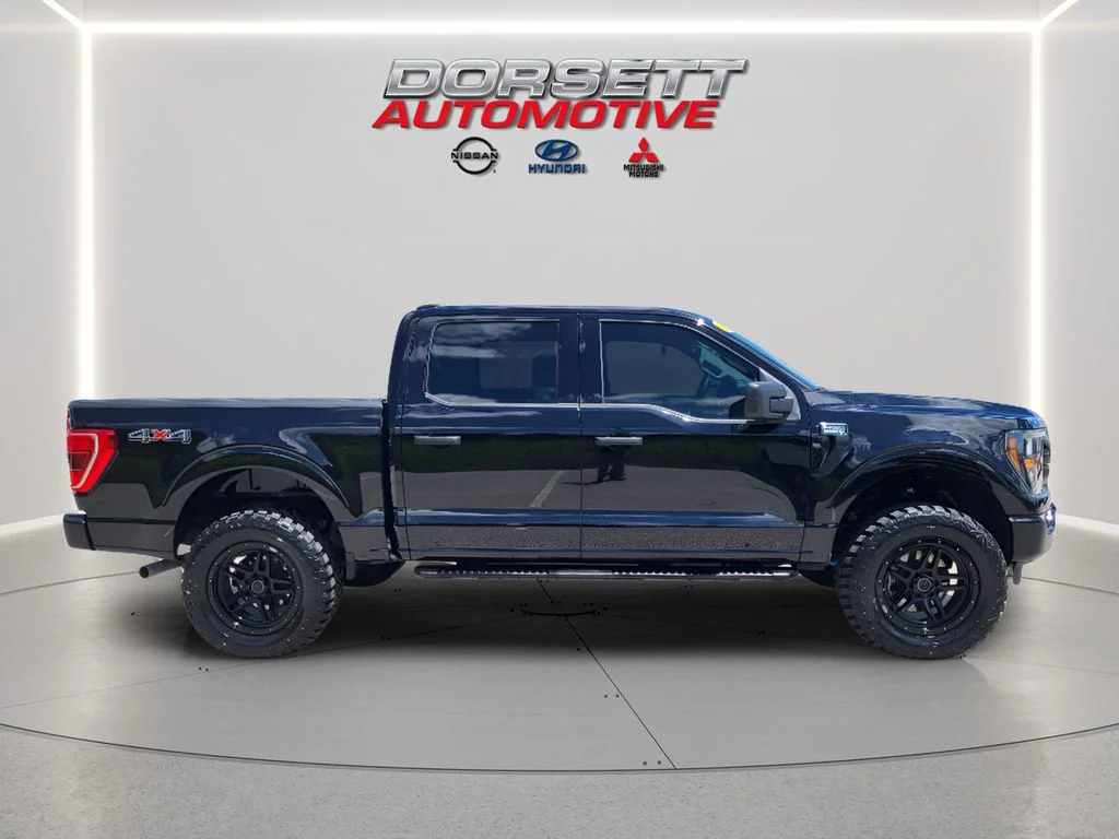 Used 2023 Agate Black Metallic Ford XLT image 5