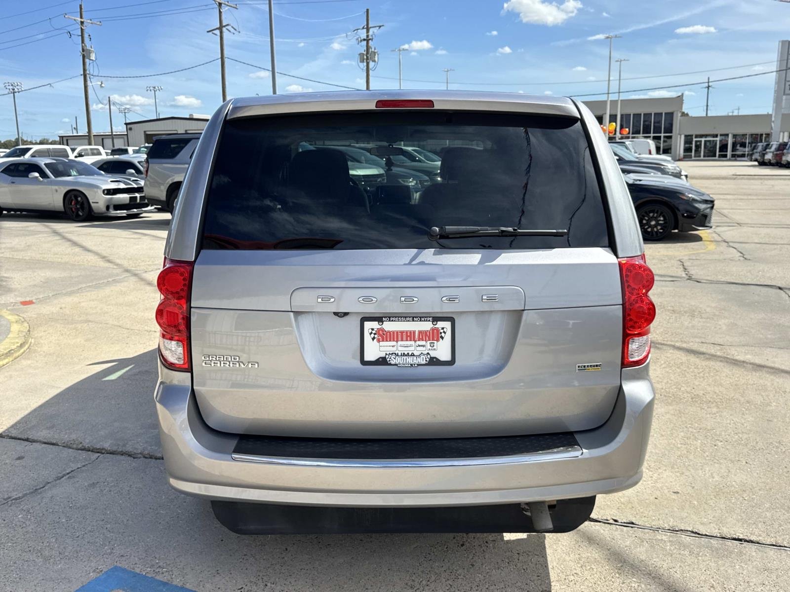 Used 2017 Silver Dodge SE image 6