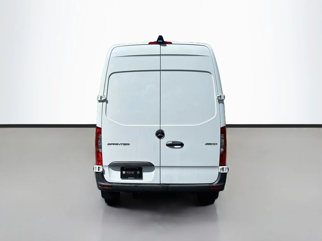 New 2025  Mercedes-Benz Cargo 144 WB image 5