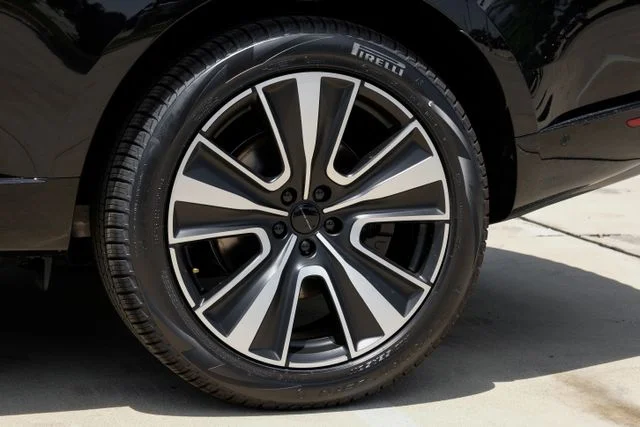 New 2026 Black Land Rover SE image 69